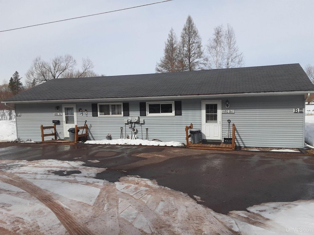 1180 Range View Drive B-2, Hurley, WI 54534