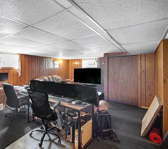 15452 Woodlawn East Avenue, South Holland, IL 60473
