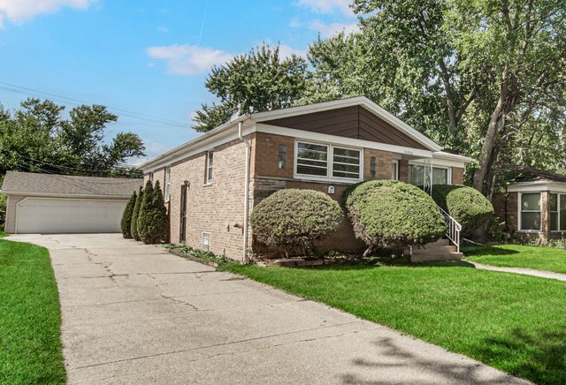 15452 Woodlawn East Avenue, South Holland, IL 60473