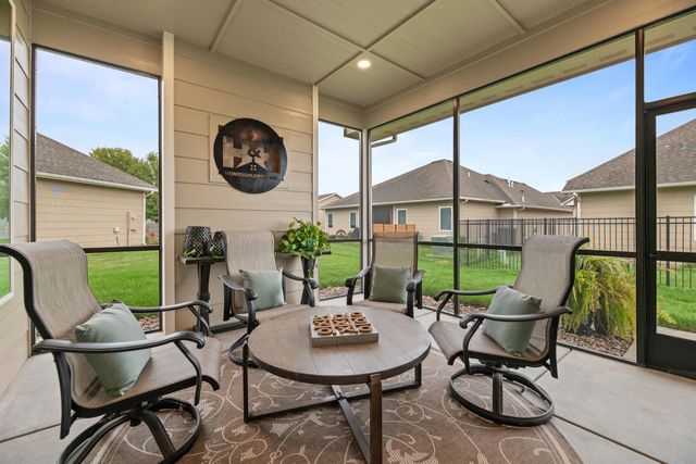 810 N Thornton Ct, Wichita, KS 67235