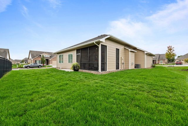 810 N Thornton Ct, Wichita, KS 67235