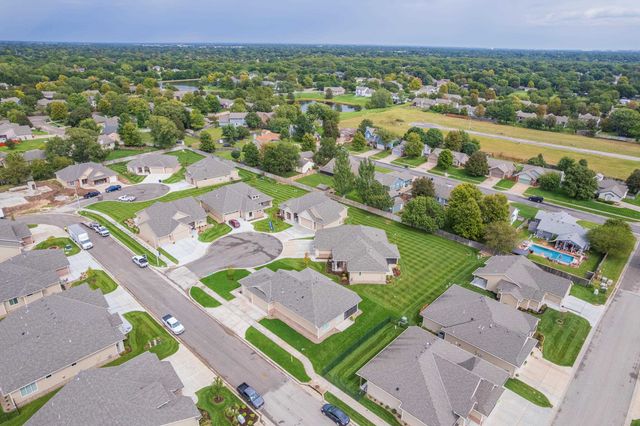 810 N Thornton Ct, Wichita, KS 67235