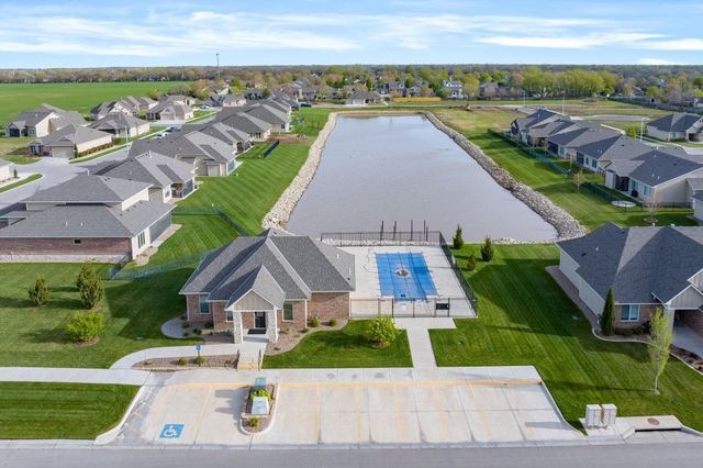 810 N Thornton Ct, Wichita, KS 67235