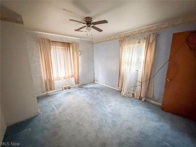 572 Comstock Street NW, Warren, OH 44483