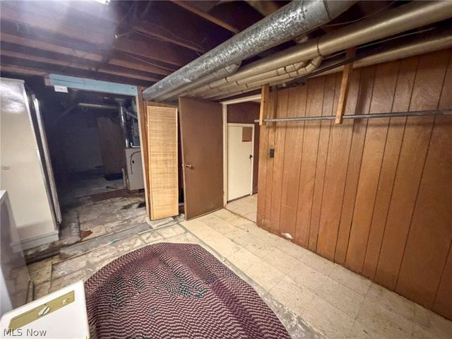 572 Comstock Street NW, Warren, OH 44483