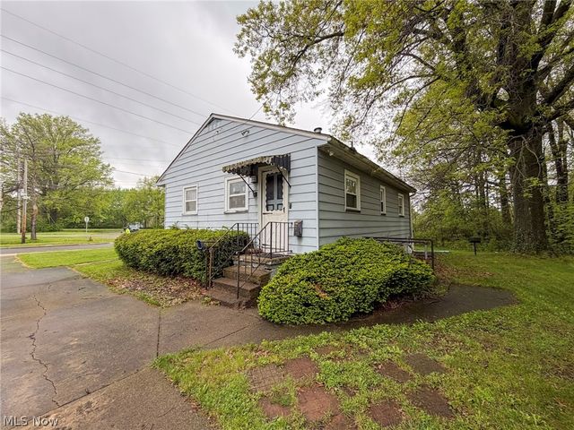 572 Comstock Street NW, Warren, OH 44483