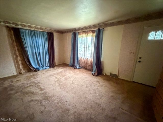 572 Comstock Street NW, Warren, OH 44483
