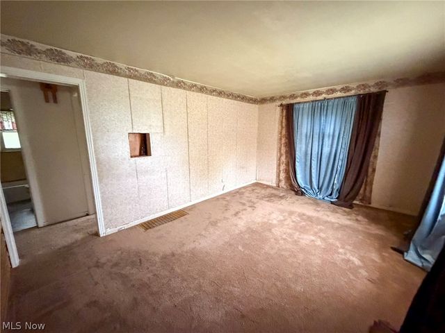 572 Comstock Street NW, Warren, OH 44483