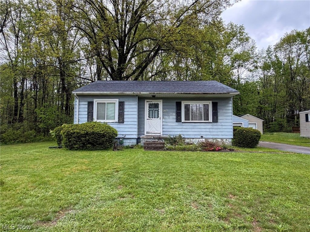 572 Comstock Street NW, Warren, OH 44483