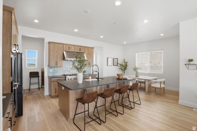 5872 N VALLEY VIEW RD, Lehi, UT 84043