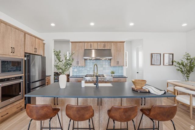 5872 N VALLEY VIEW RD, Lehi, UT 84043
