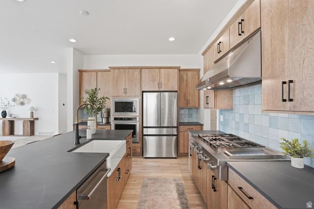 5872 N VALLEY VIEW RD, Lehi, UT 84043