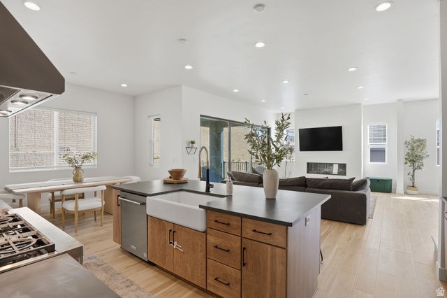 5872 N VALLEY VIEW RD, Lehi, UT 84043