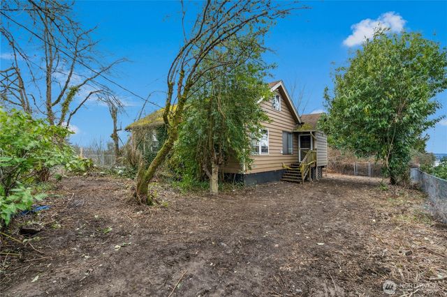 1409 N 24th Street, Renton, WA 98056