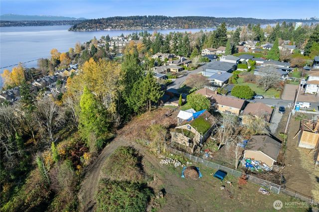 1409 N 24th Street, Renton, WA 98056