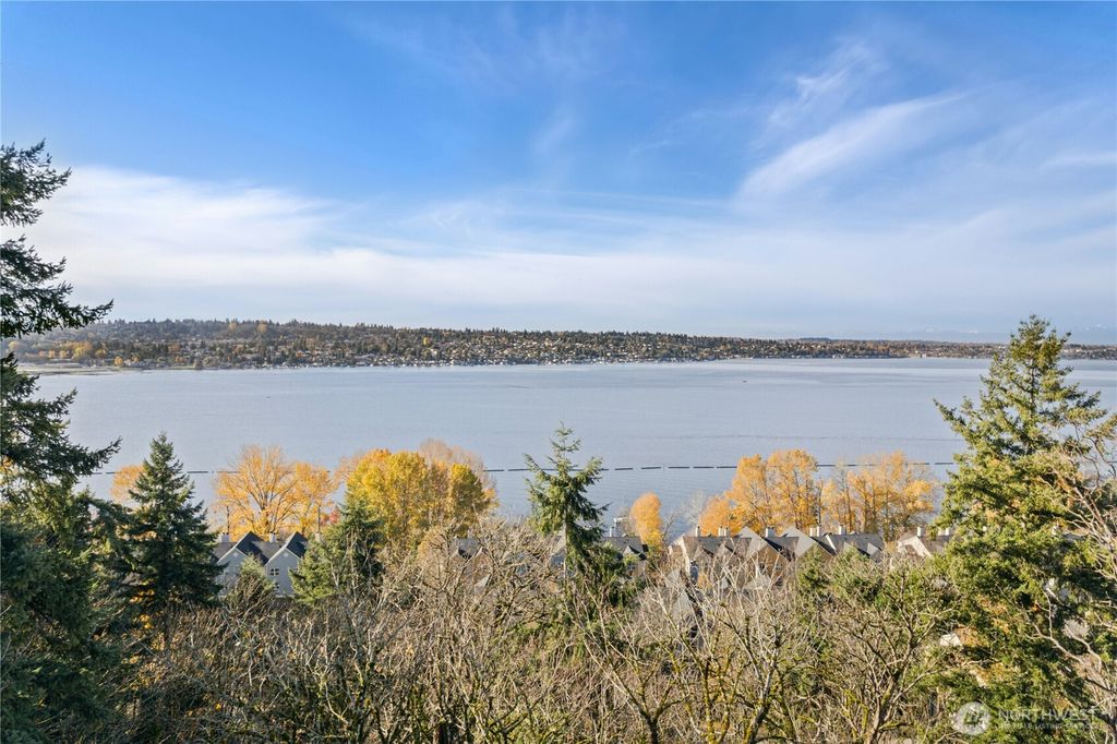 1409 N 24th Street, Renton, WA 98056