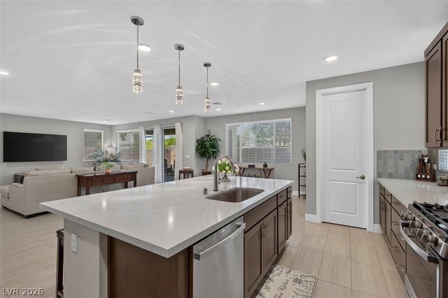 6849 Desert Finch Street, North Las Vegas, NV 89084