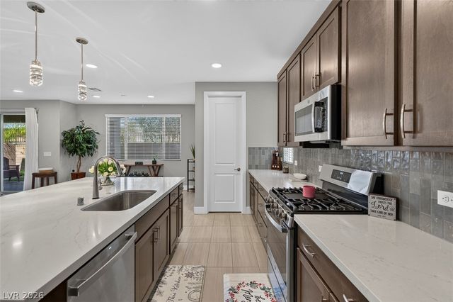 6849 Desert Finch Street, North Las Vegas, NV 89084