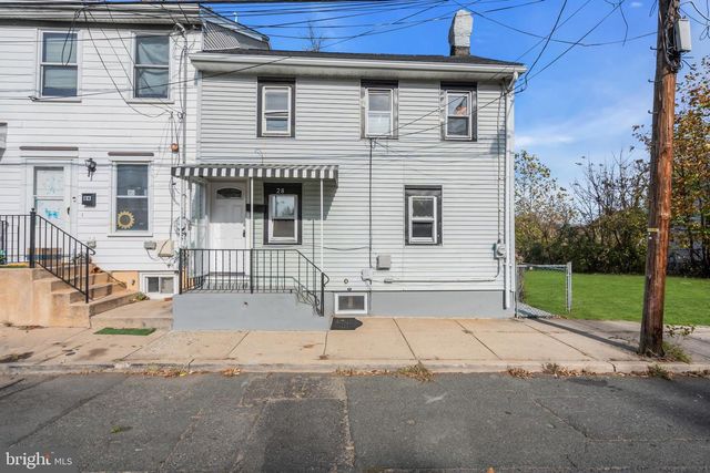 28 BOND ST, Trenton, NJ 08618