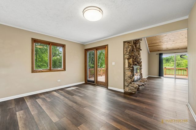 1803 Cassandra Lane, Mchenry, IL 60051
