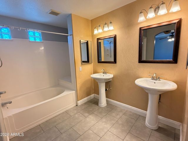 6425 W Desert Hollow Drive, Phoenix, AZ 85083