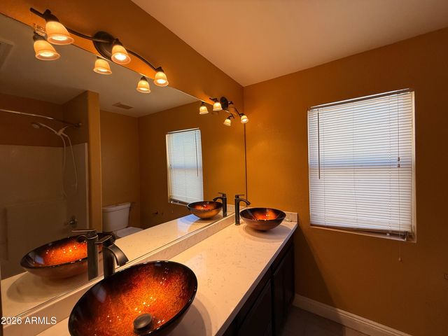 6425 W Desert Hollow Drive, Phoenix, AZ 85083