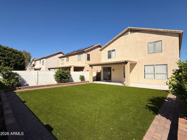 6425 W Desert Hollow Drive, Phoenix, AZ 85083