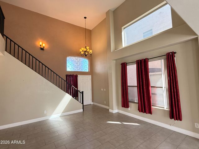 6425 W Desert Hollow Drive, Phoenix, AZ 85083