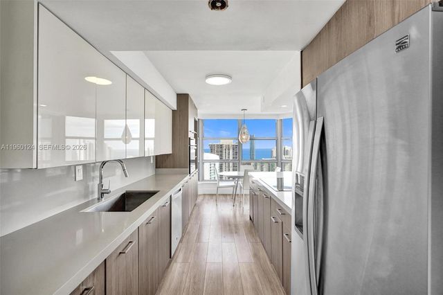 3500 Mystic Pointe Dr 3206, Aventura, FL 33180