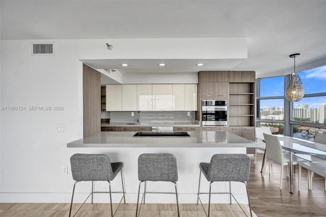 3500 Mystic Pointe Dr 3206, Aventura, FL 33180