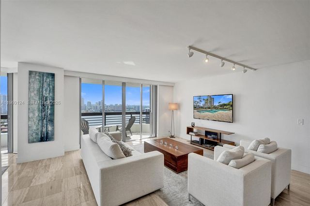 3500 Mystic Pointe Dr 3206, Aventura, FL 33180