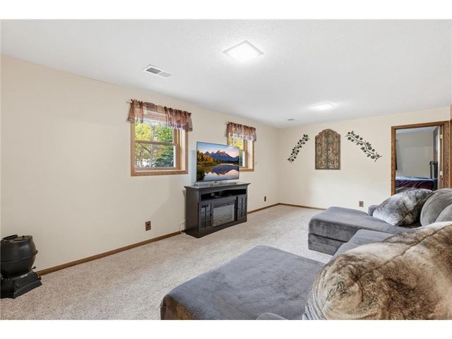 16701 Upper 4th Street, Lakeland, MN 55043
