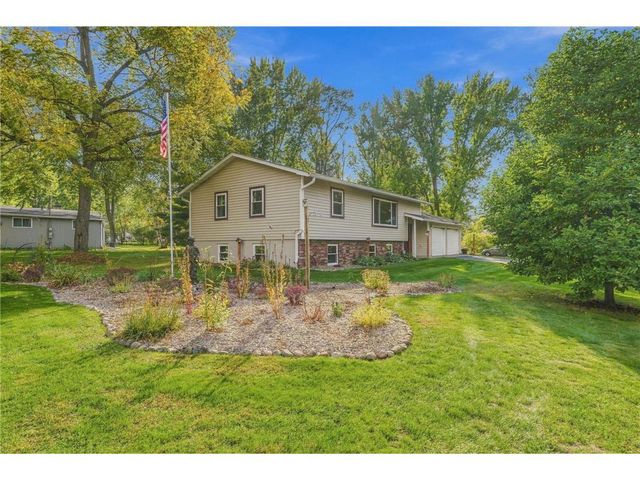 16701 Upper 4th Street, Lakeland, MN 55043