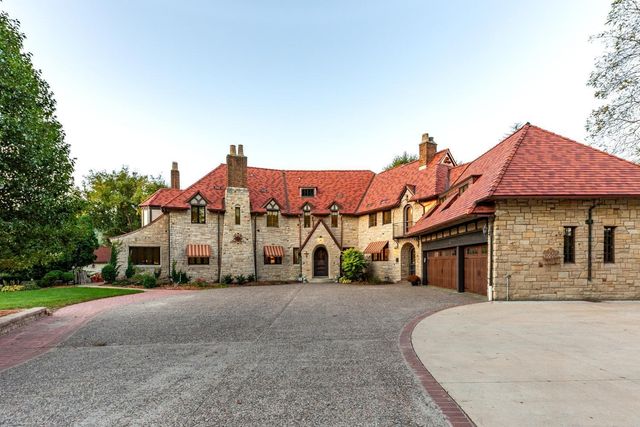 661 Market Street, Winona, MN 55987