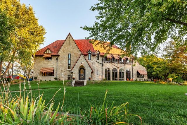 661 Market Street, Winona, MN 55987