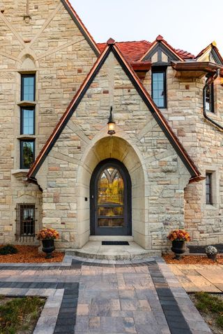 661 Market Street, Winona, MN 55987