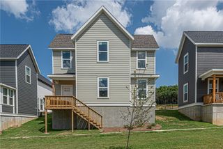 932 S Laramie Heights, Fayetteville, AR 72704