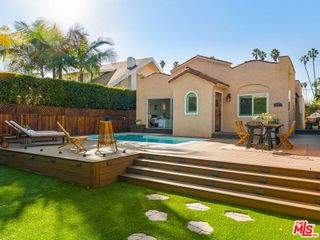 4427 S Wilton Place, Los Angeles, CA 90062
