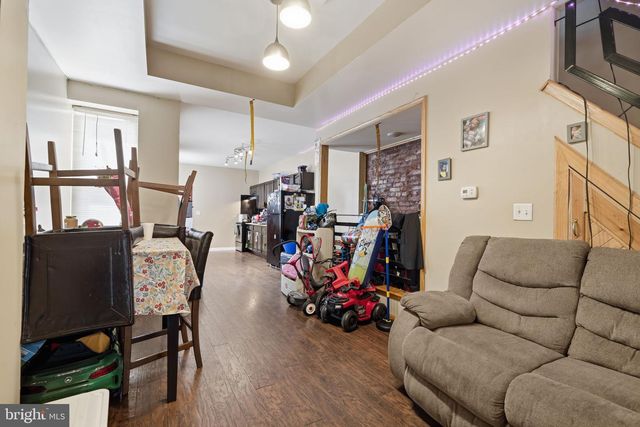 910 E WESTMORELAND ST, Philadelphia, PA 19134
