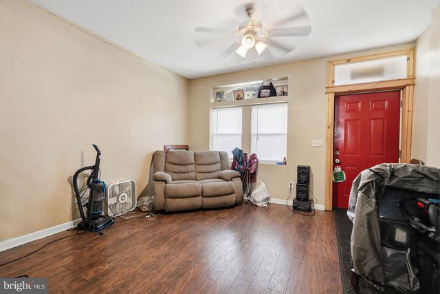 910 E WESTMORELAND ST, Philadelphia, PA 19134