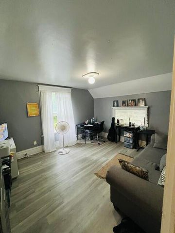 944 Caulfield Avenue Sw, City Of Grand Rapids, MI 49503
