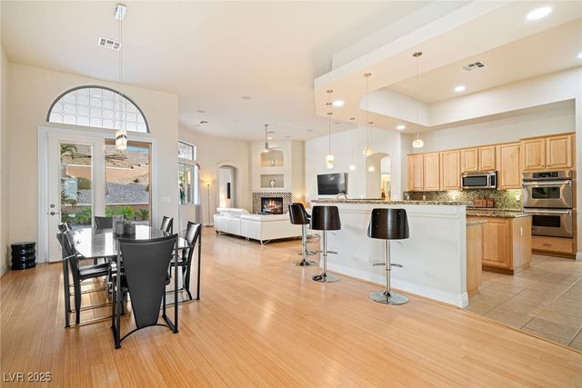 2064 Poetry Avenue, Henderson, NV 89052