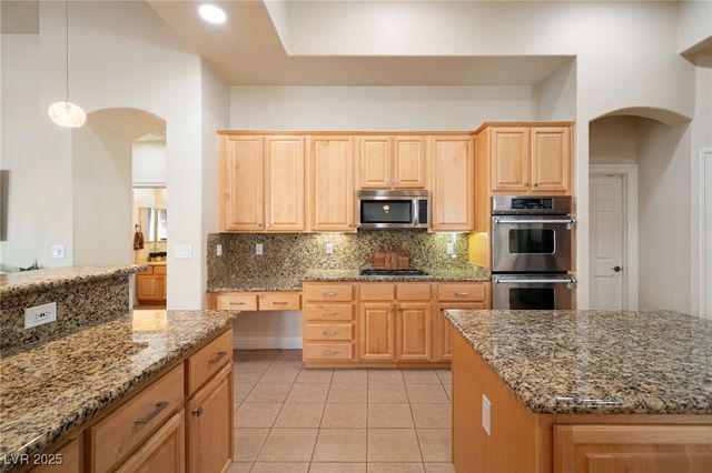 2064 Poetry Avenue, Henderson, NV 89052