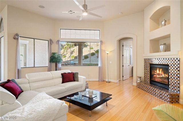 2064 Poetry Avenue, Henderson, NV 89052