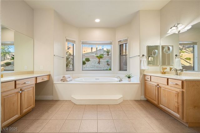 2064 Poetry Avenue, Henderson, NV 89052