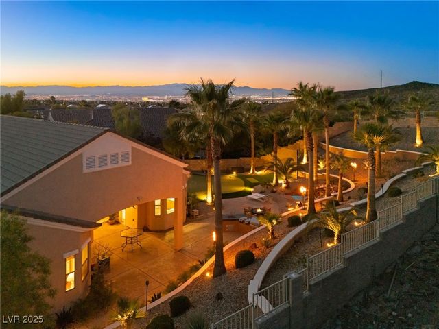 2064 Poetry Avenue, Henderson, NV 89052