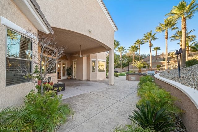 2064 Poetry Avenue, Henderson, NV 89052