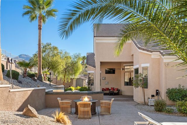 2064 Poetry Avenue, Henderson, NV 89052