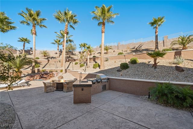 2064 Poetry Avenue, Henderson, NV 89052