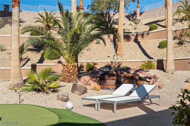 2064 Poetry Avenue, Henderson, NV 89052